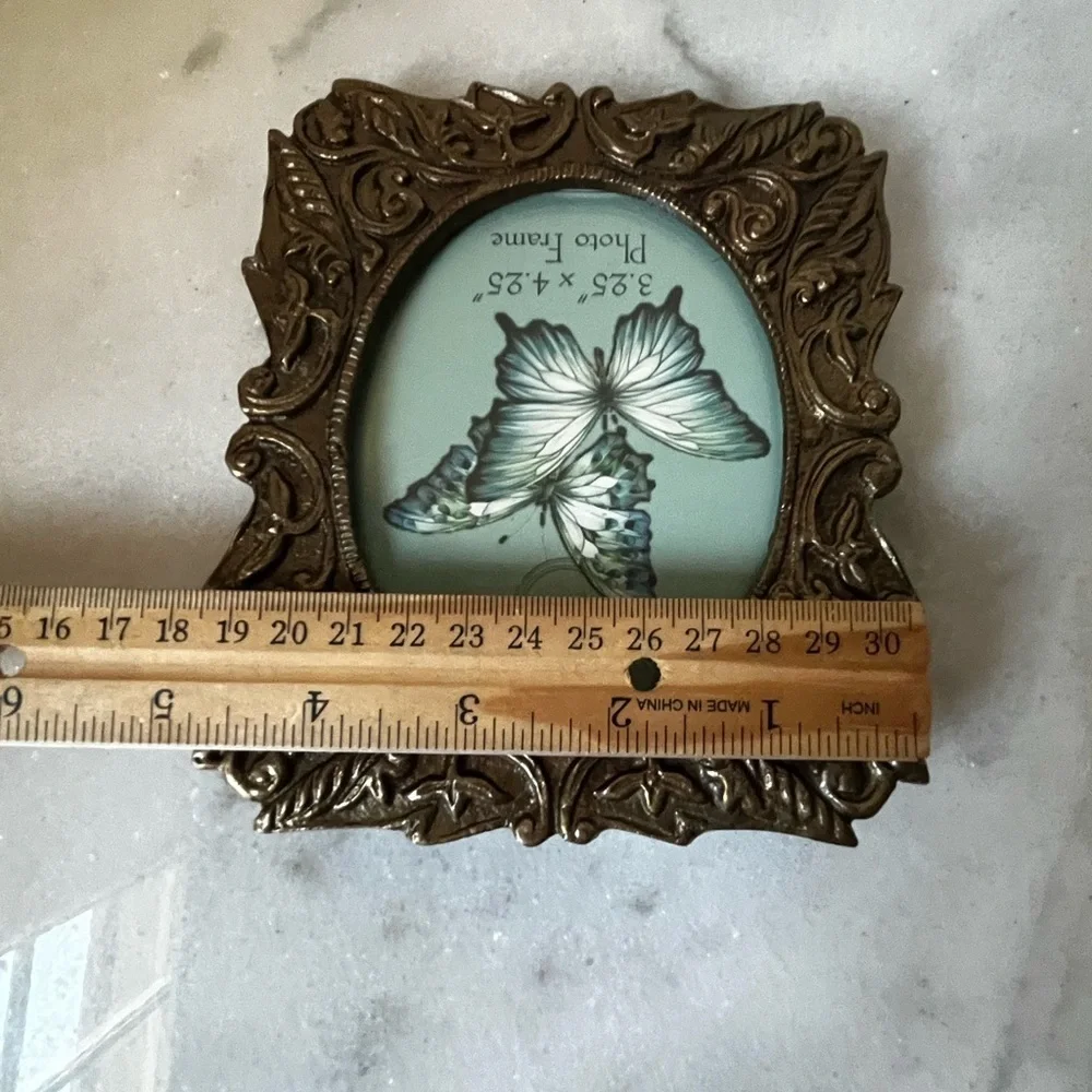 Antique gold metal or brass Photo Frame oval opening for 3.25”x4.25” photo